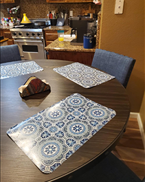 New classic furniture Gia 5-piece counter tableware 1 table and 4 chairs, 42.25 inches